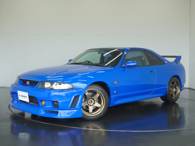 18スカイライン GT-R Vspec LMリミテッド チャンピオンブルー BCNR33-023735　1998万円