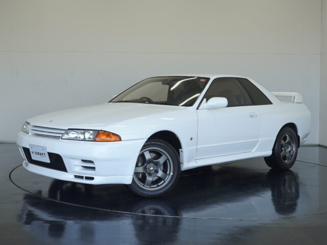 スカイラインGT-R　クリスタルホワイト　BNR32-311724　828万円