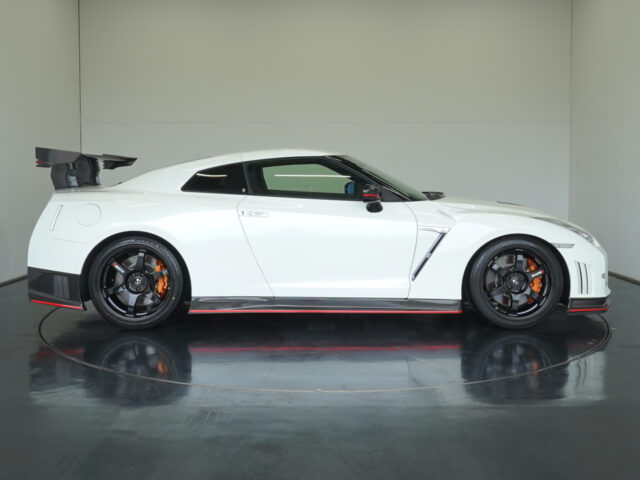 ⑧NISSAN GT-R NISMO MY15 N Attack Package Bkit R35-070770