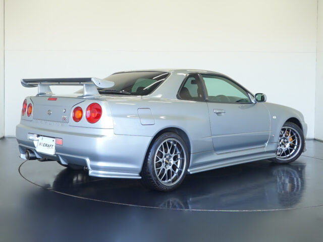 スカイラインGT-R　ソニックシルバー　BNR34-006355　1698万円　